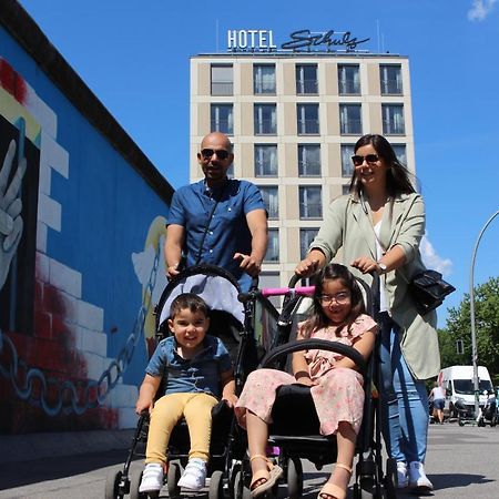 Schulz Hotel Berlin Wall At The East Side Gallery Exterior photo