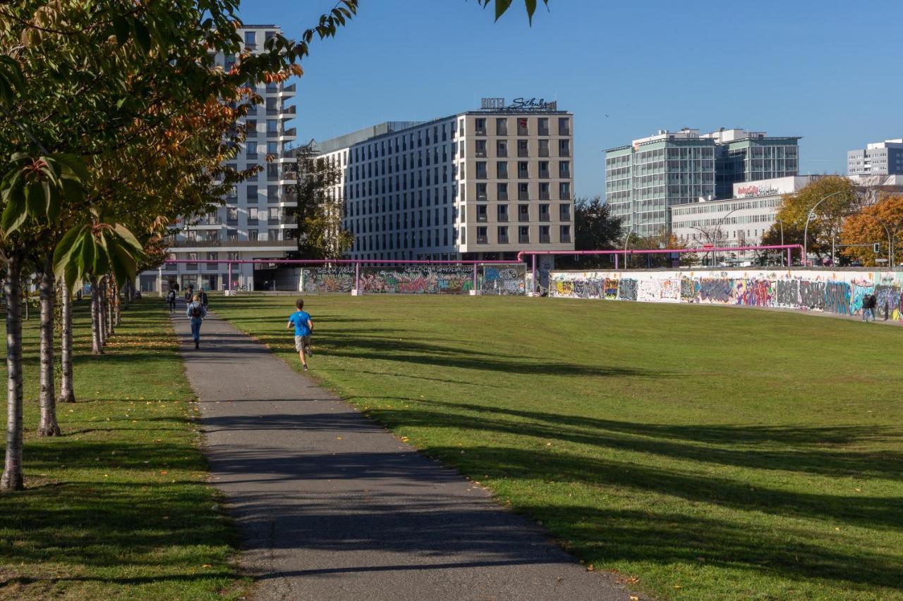 Schulz Hotel Berlin Wall At The East Side Gallery Exterior photo